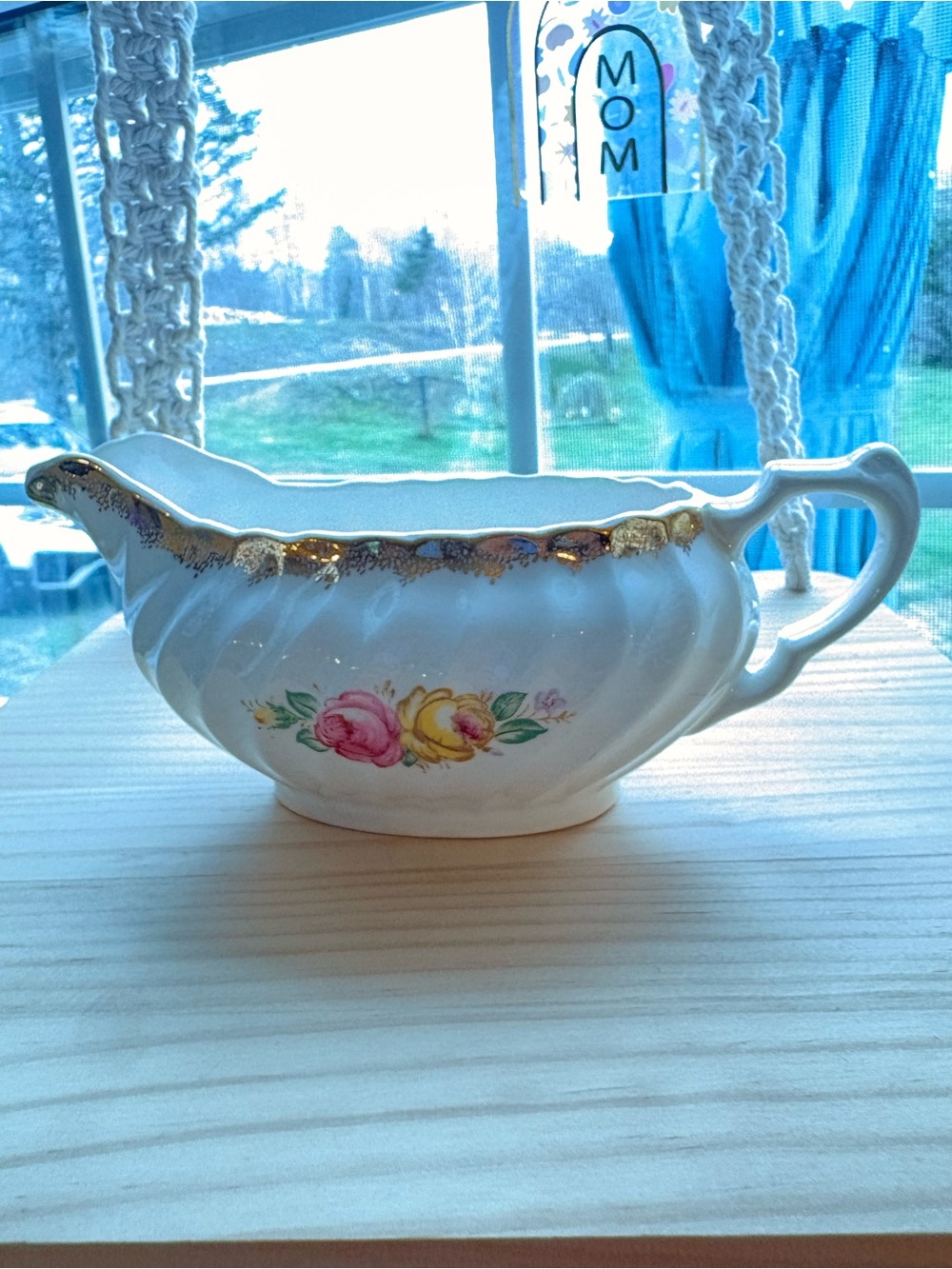 Vintage Floral Porcelain Gravy Boat with Gold Trim. Hand paint. Roses and leaves